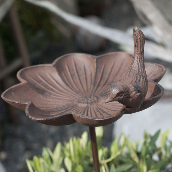 Gietijzeren vogelbad